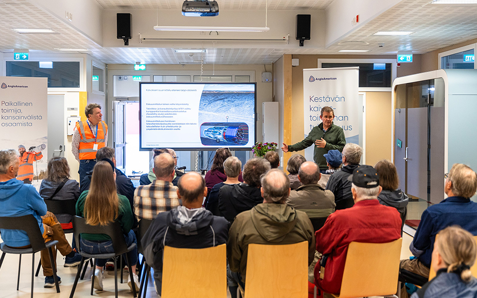 Pertti and Neels presenting on the Sakatti Project.